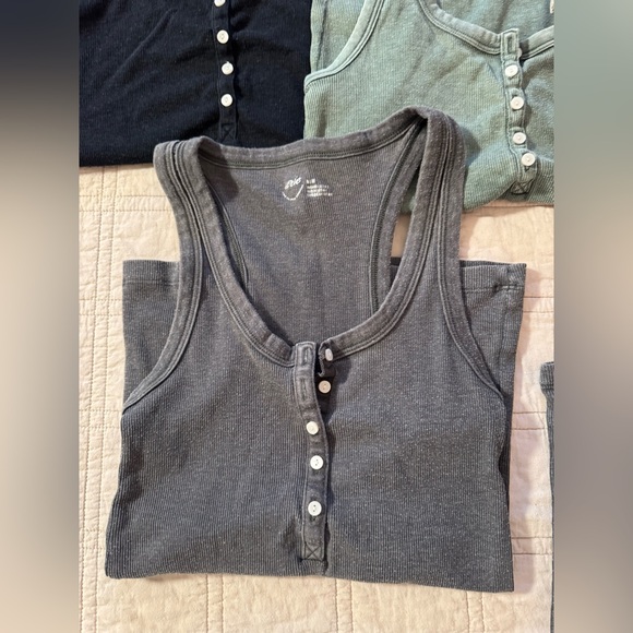 Lot of 5 AE/aerie Henley tanks - Picture 6 of 7